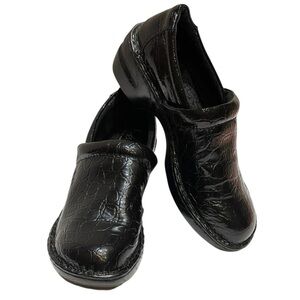 B.O.C. Born Concepts Black Faux Alligator Womens Clogs SZ 8.5 40